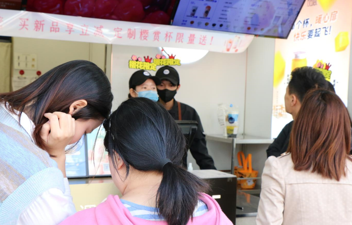 必一运动奶茶：一家奶茶店的发展需要重点关注哪两个问题